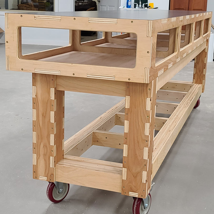 Can I customize plans for a lower, wider assembly table and edit the SVG files in SketchUp Pro?